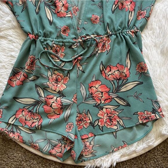 Blooms in the City Shorts Romper‎ Floral Blue Womens Size Medium - Picture 6 of 8